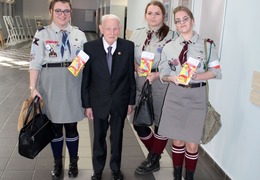  (photo)