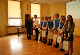  (photo)