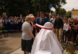  (photo)