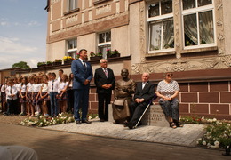  (photo)