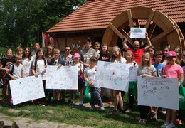  (photo)