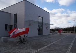  (photo)