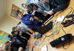  (photo)