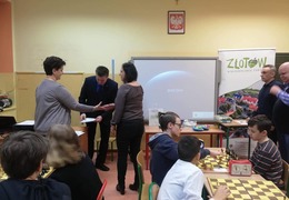  (photo)