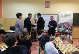  (photo)