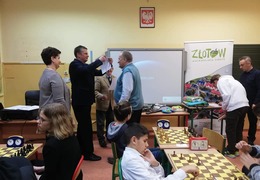  (photo)