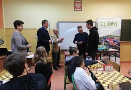  (photo)