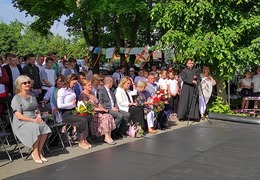  (photo)