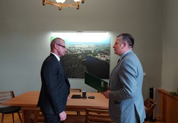  (photo)