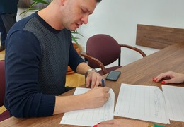  (photo)