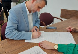  (photo)