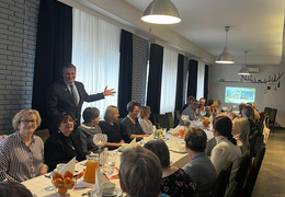  (photo)