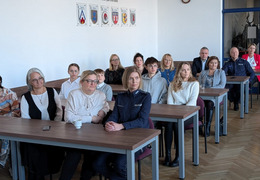  (photo)