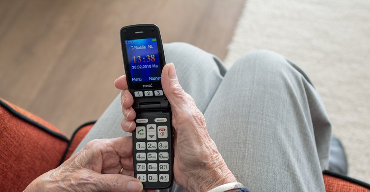 Krajowy Instytut Gospodarki Senioralnej startuje z pomocą dla seniorów - zdjęcie