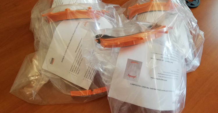 Otrzymaliśmy przyłbice ochronne! - zdjęcie
